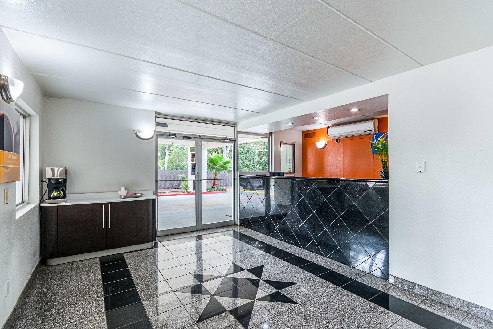 Motel 6 Cleveland TX