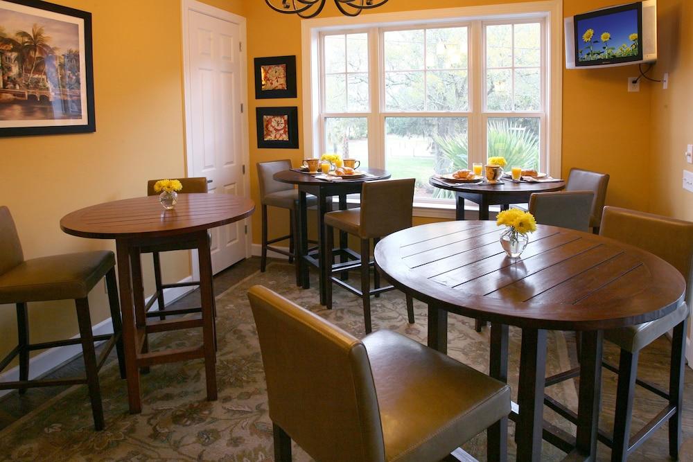 Water's Edge Inn