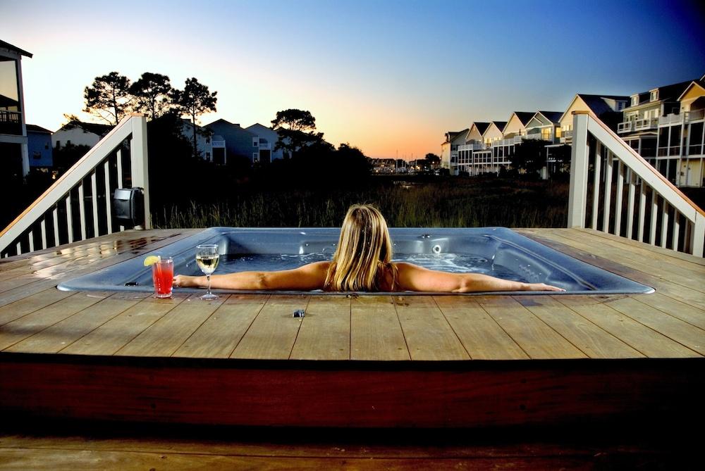 Water's Edge Inn