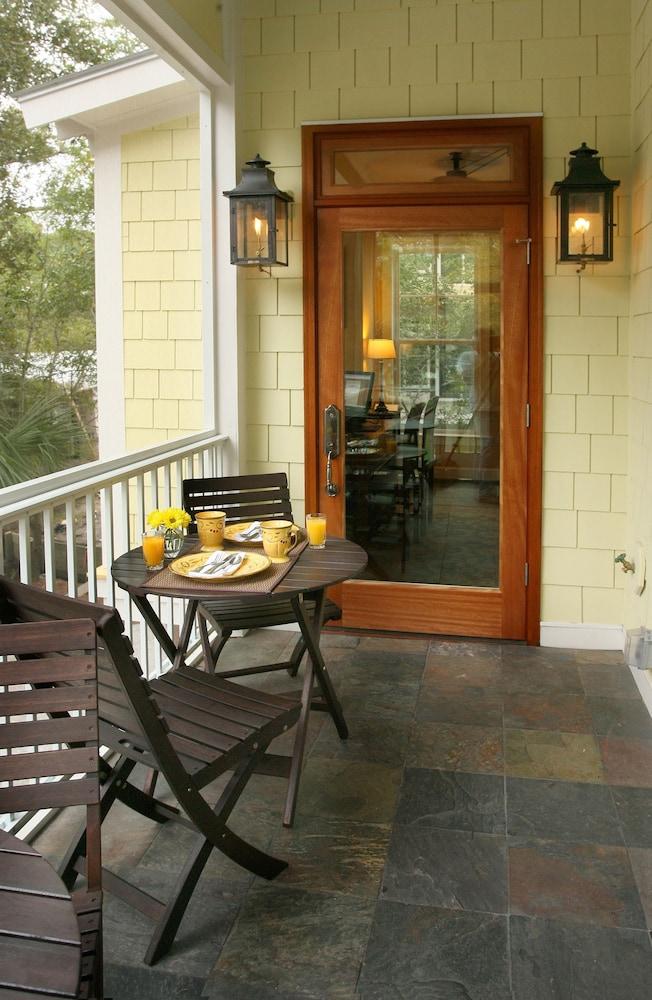 Water's Edge Inn