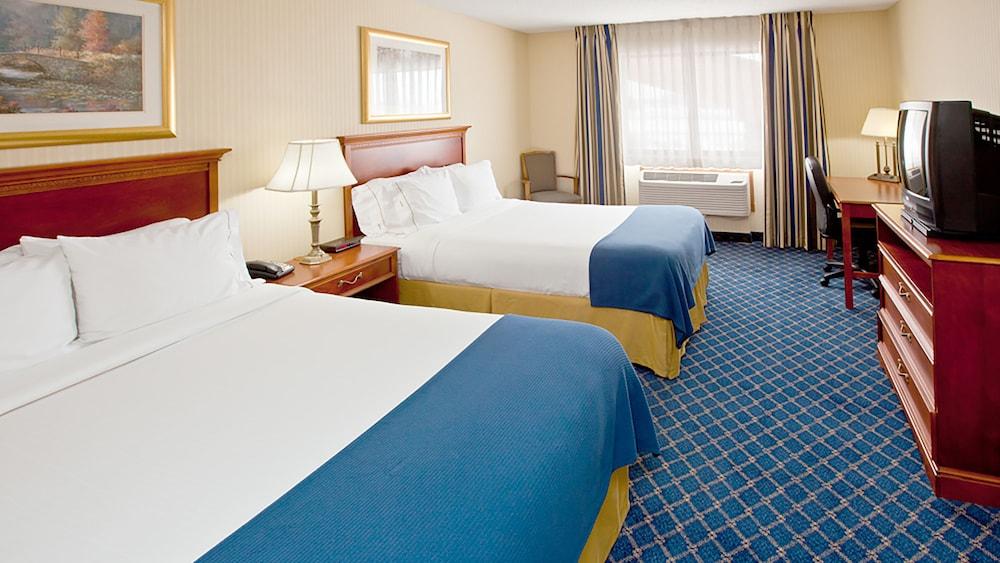 Holiday Inn Express Fremont (Angola Area)