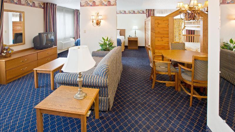 Holiday Inn Express Fremont (Angola Area)