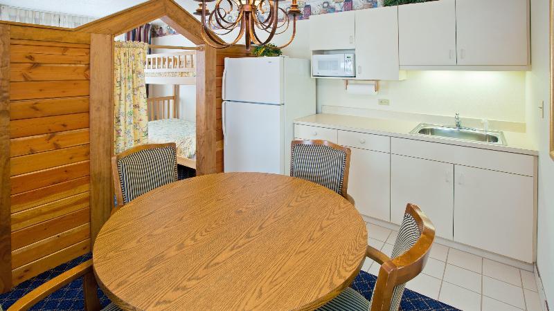 Holiday Inn Express Fremont (Angola Area)