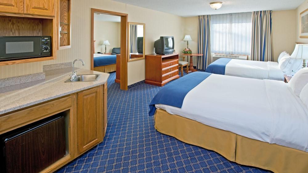Holiday Inn Express Fremont (Angola Area)