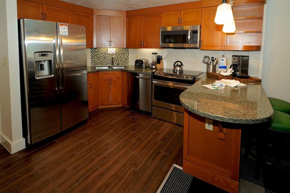 Grand Residences by Marriott by Heavenly Village Condos