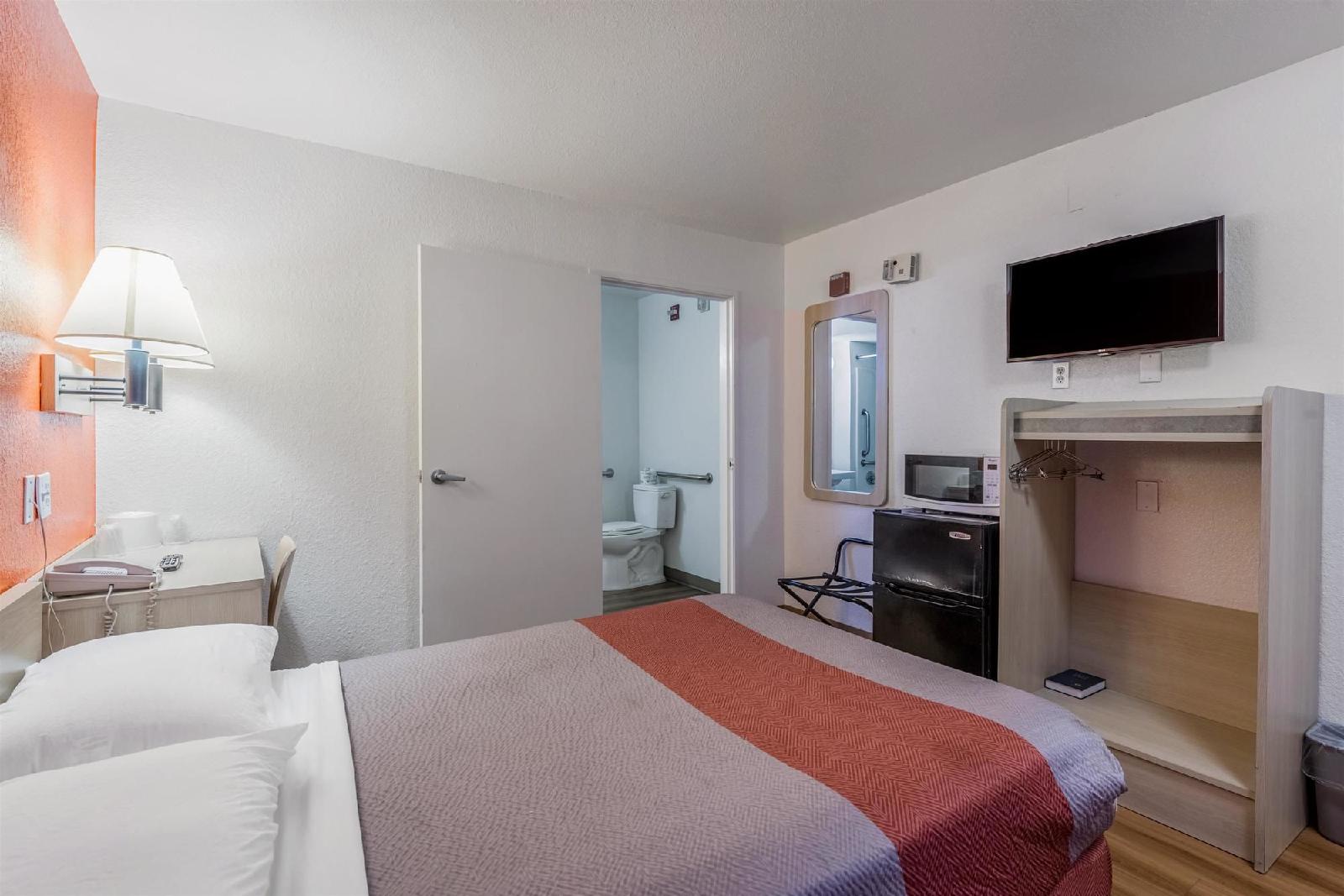 Motel 6 Columbus GA