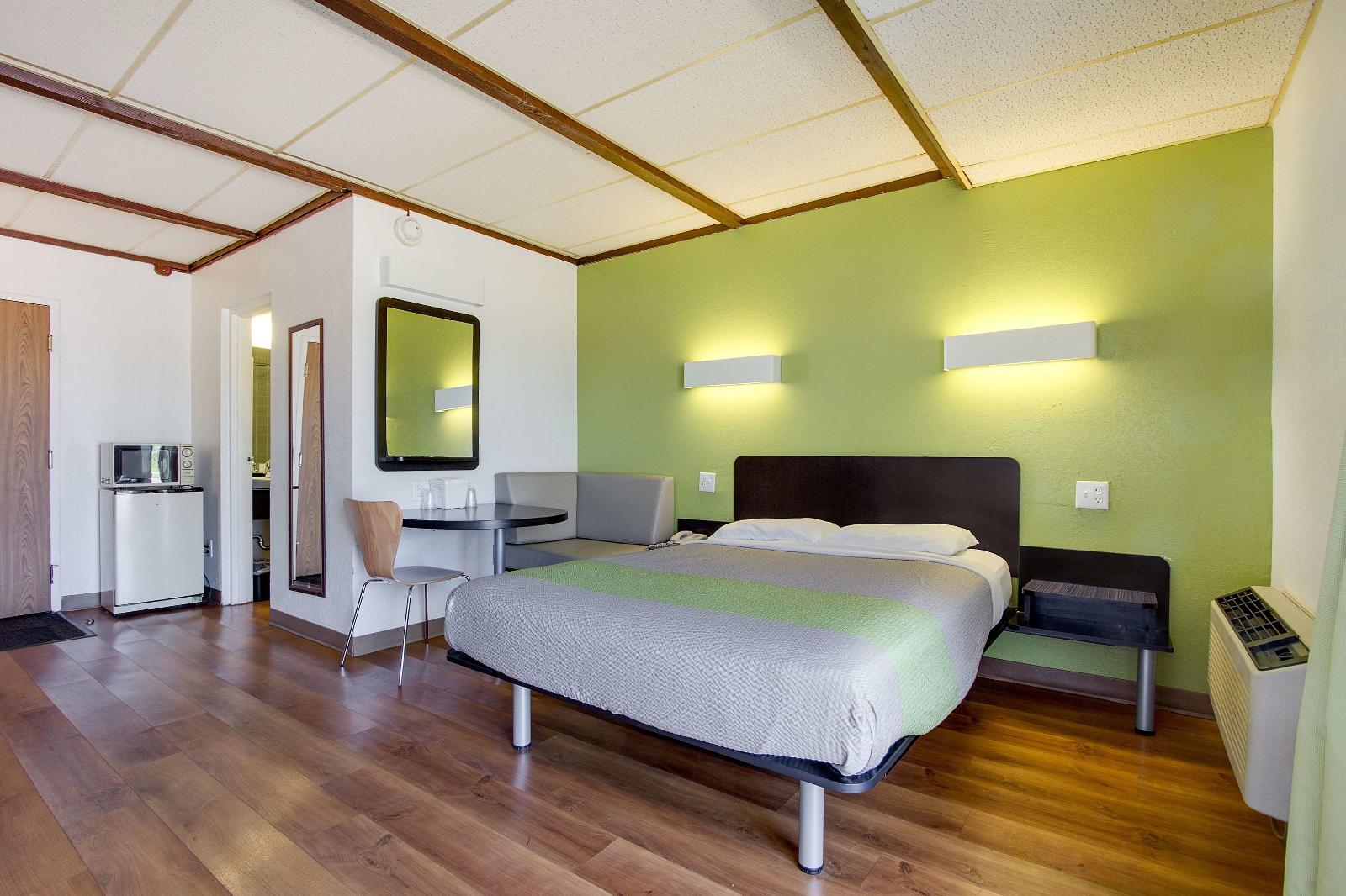 Motel 6 Geneva