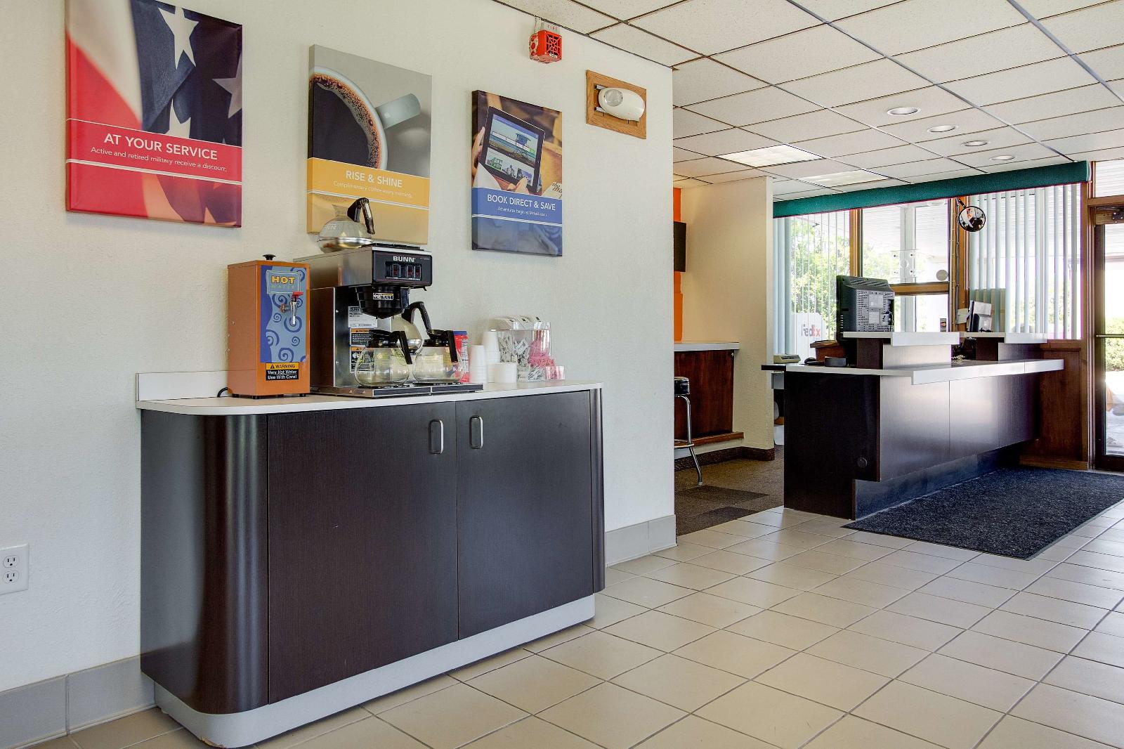 Motel 6 Geneva