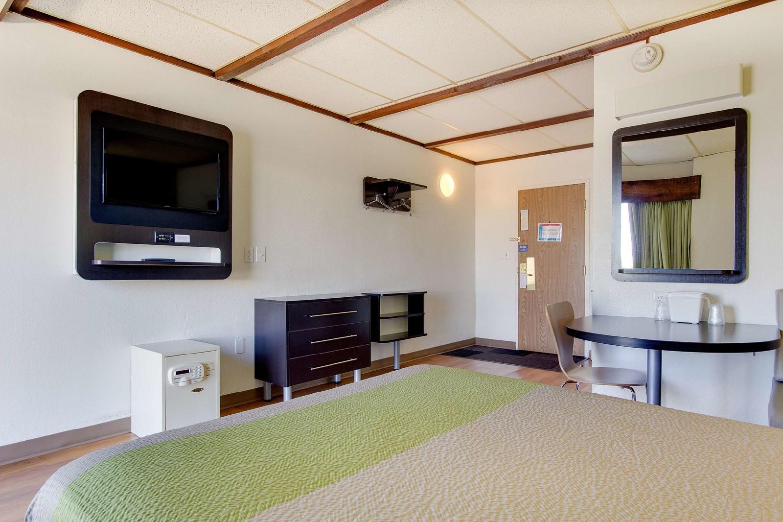 Motel 6 Geneva
