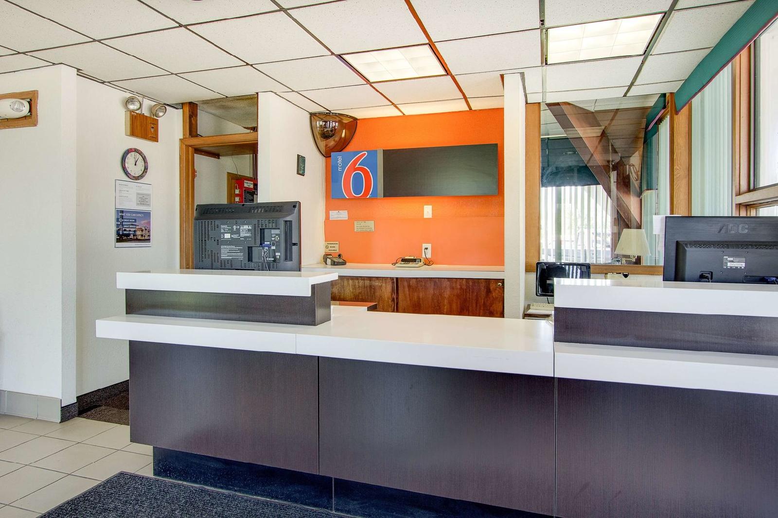 Motel 6 Geneva
