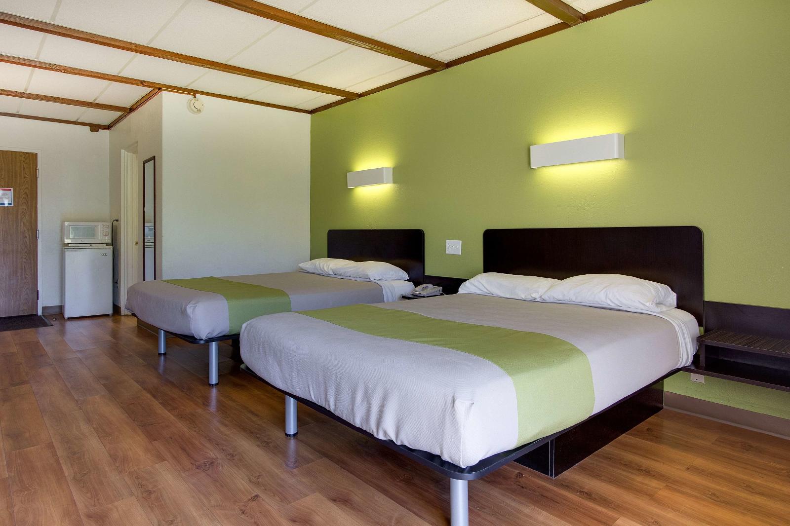 Motel 6 Geneva