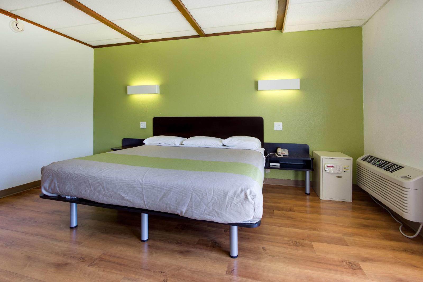 Motel 6 Geneva