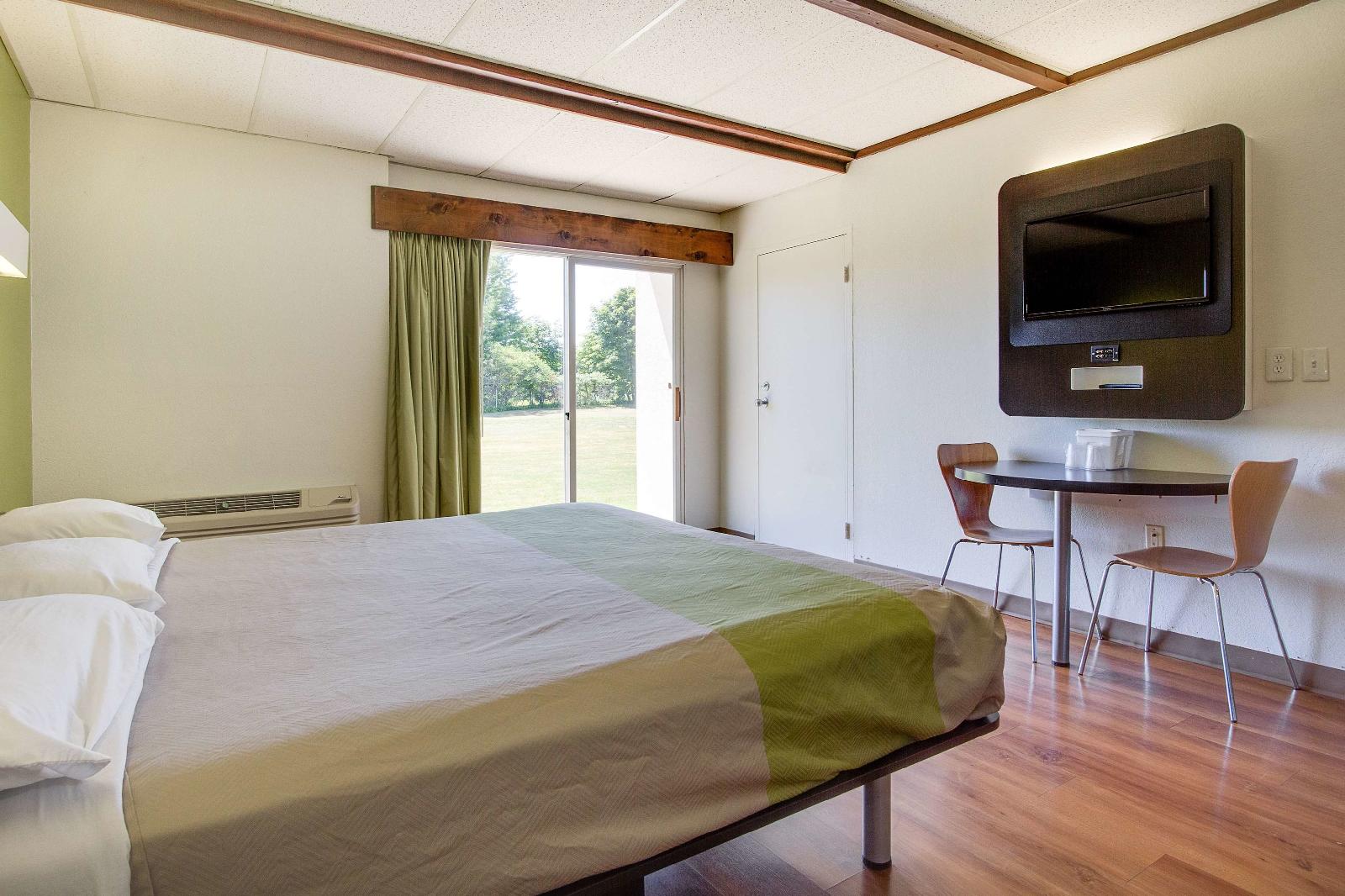 Motel 6 Geneva