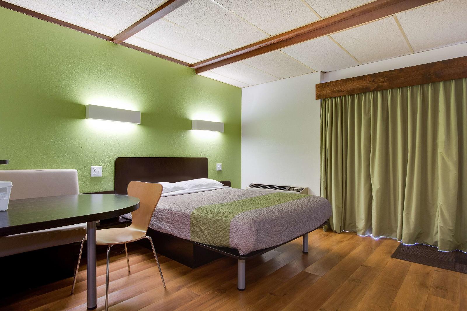 Motel 6 Geneva
