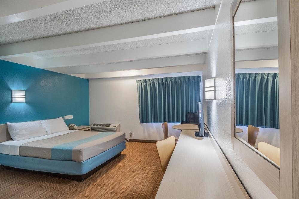 Motel 6 Kokomo