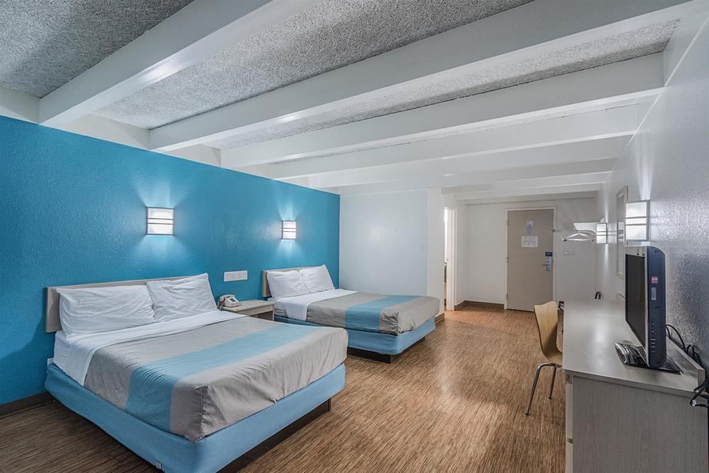 Motel 6 Kokomo