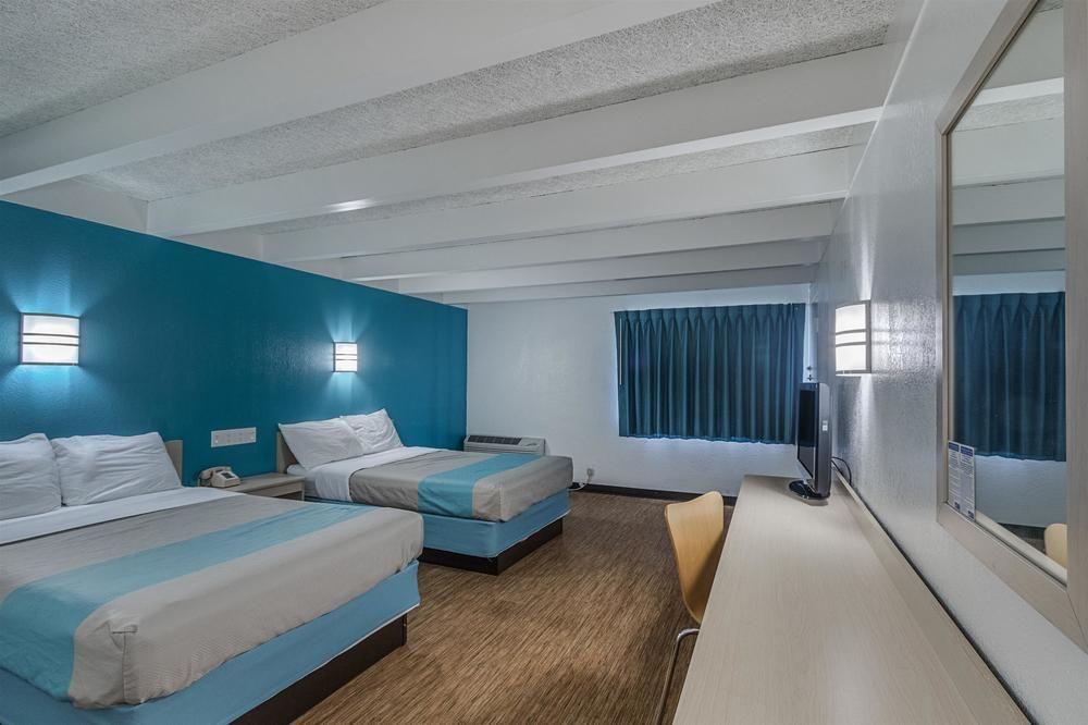 Motel 6 Kokomo