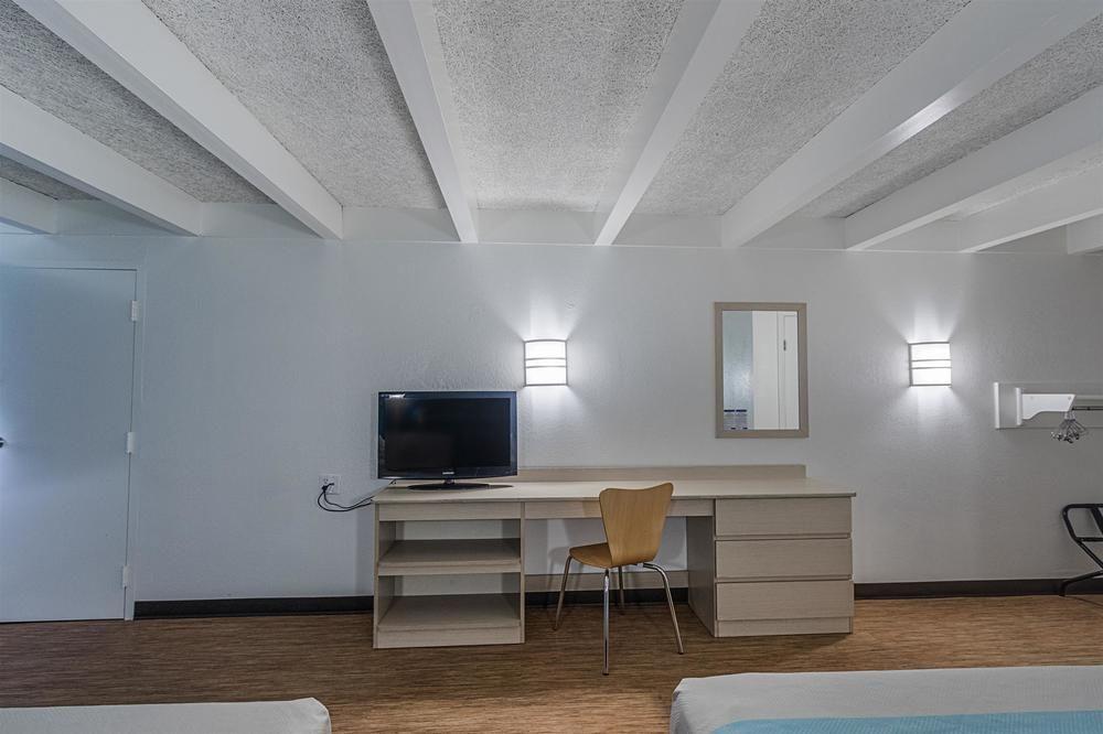 Motel 6 Kokomo