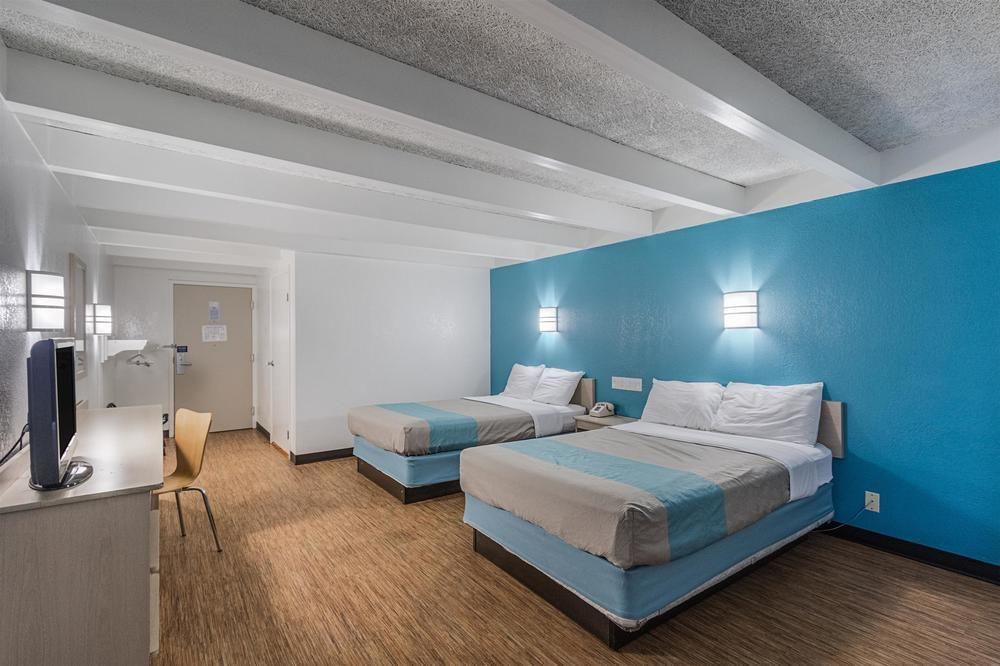 Motel 6 Kokomo