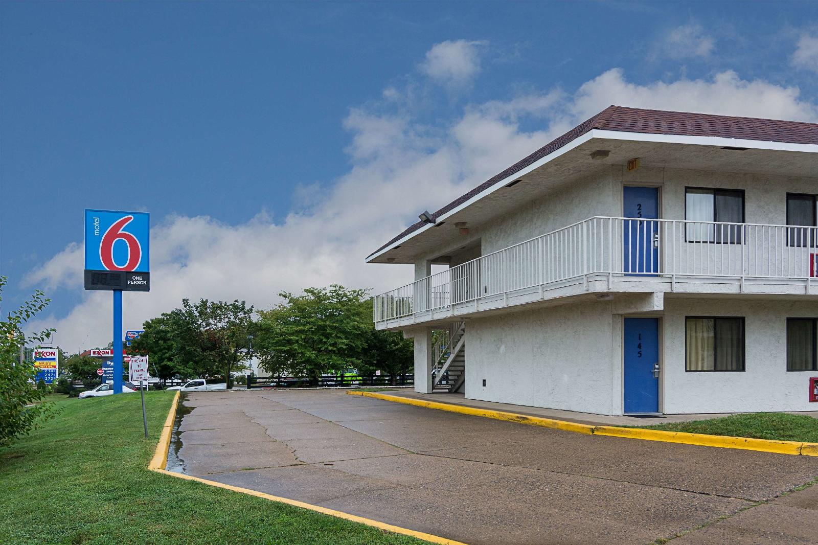 Motel 6 Fredericksburg - North