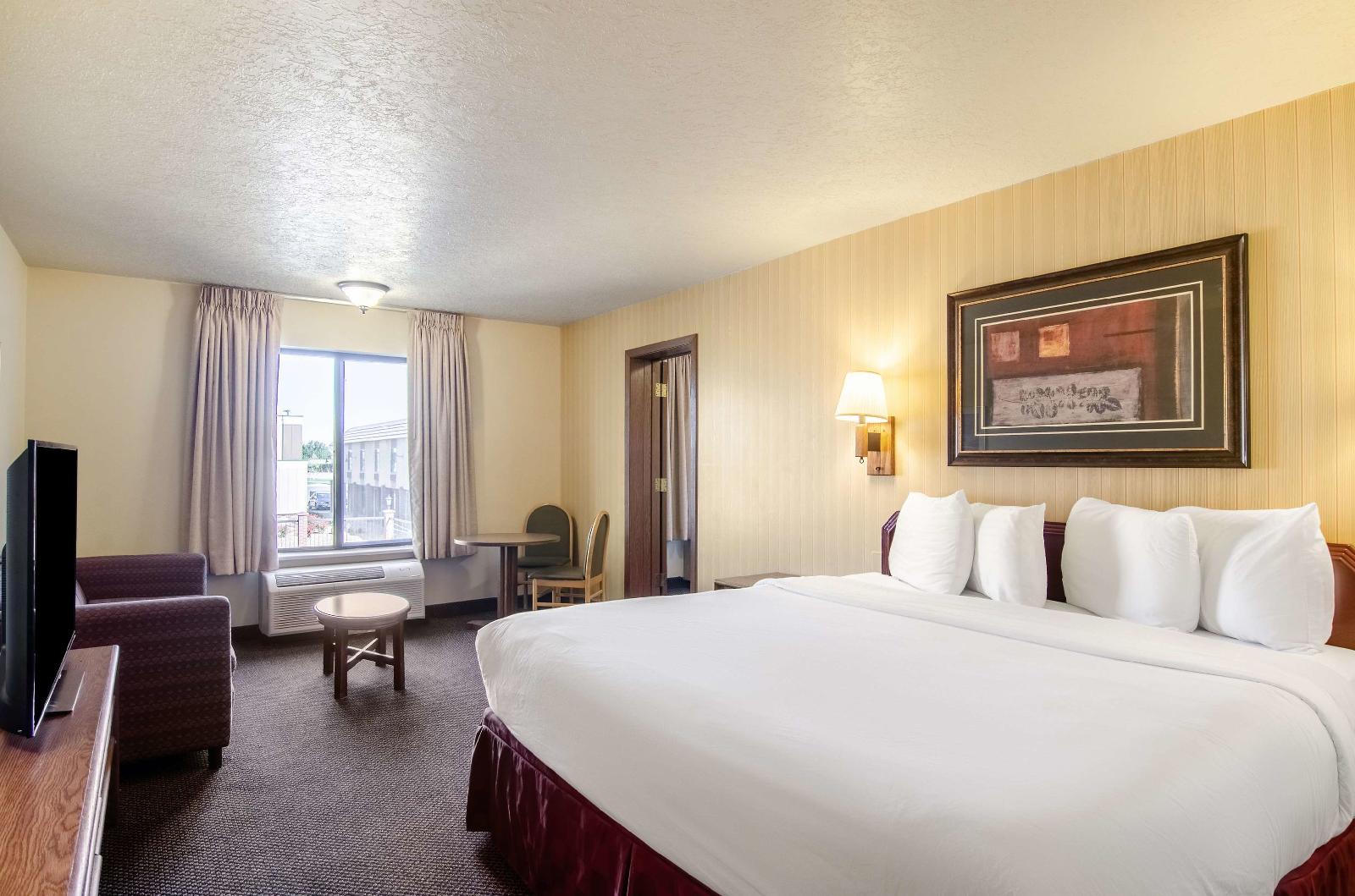 Americas Best Value Inn & Suites - Fort Collins East / I-25