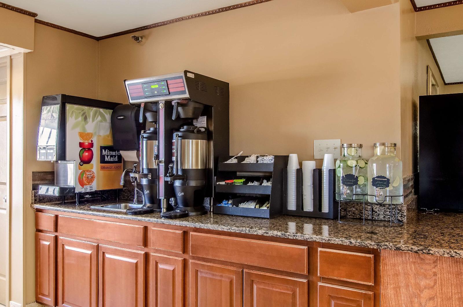 Americas Best Value Inn & Suites - Fort Collins East / I-25