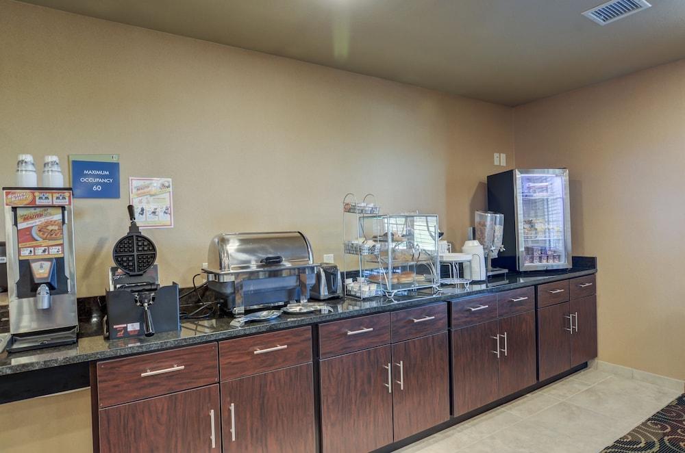Cobblestone Inn & Suites Kersey