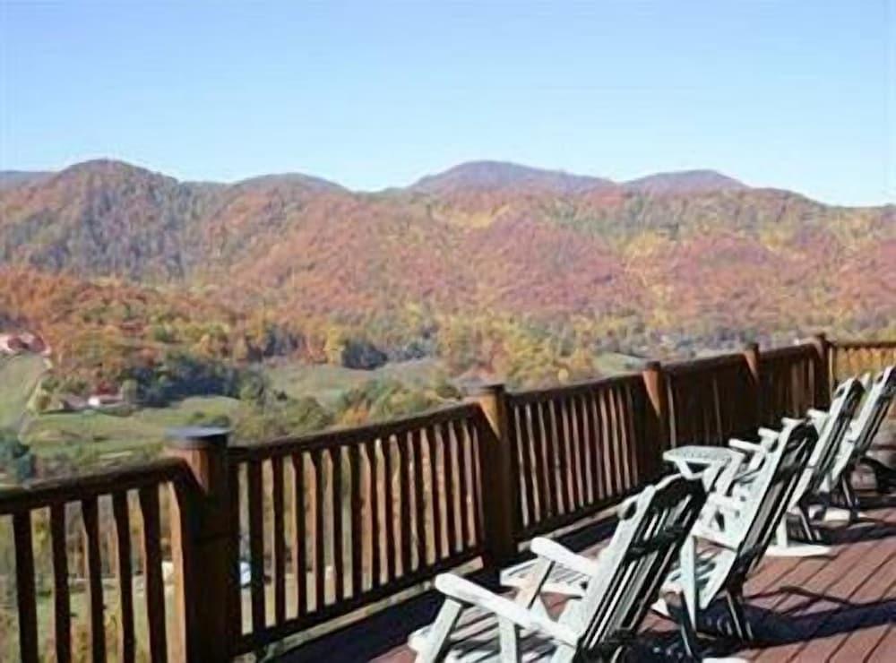 Wildberry Lodge