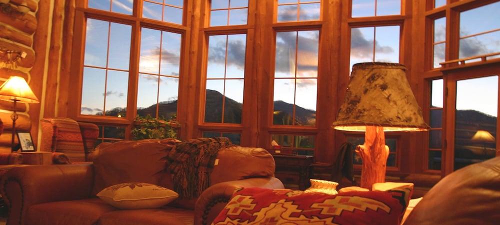Wildberry Lodge
