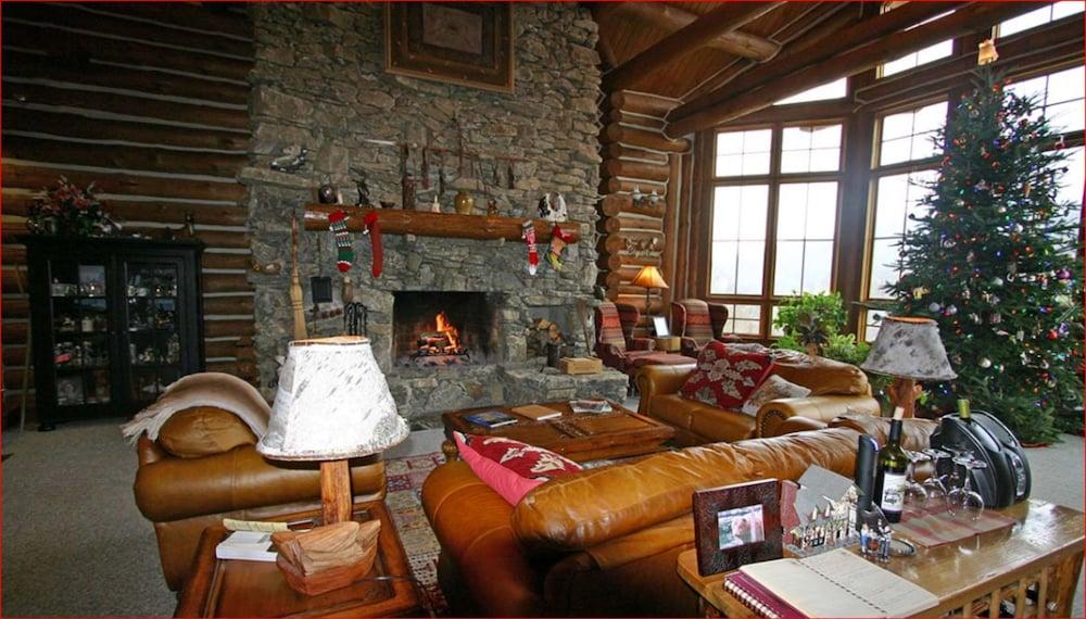 Wildberry Lodge