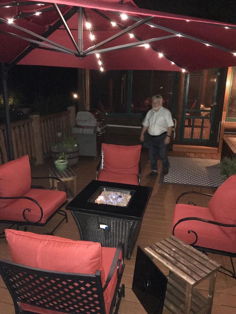 Wildberry Lodge