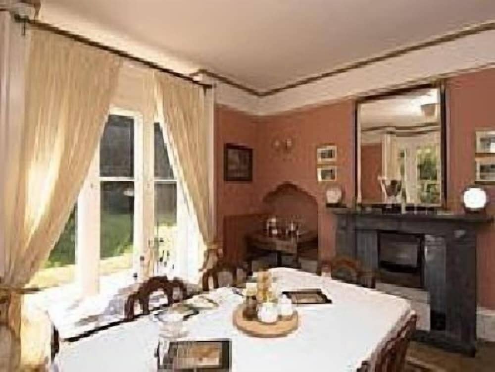 Burcombe Manor Bed & Breakfast