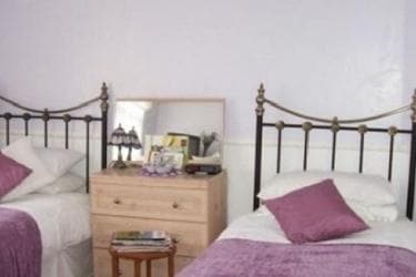 Courtenay House - B&B