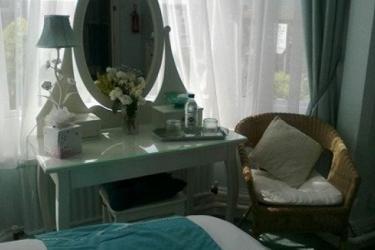 Courtenay House - B&B