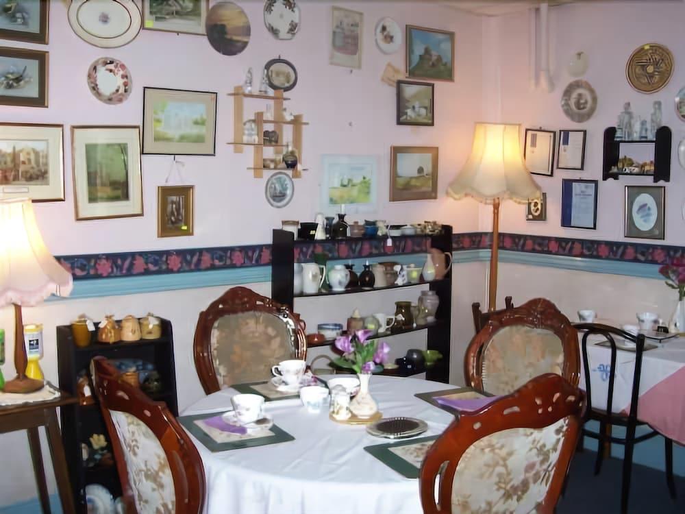 Courtenay House - B&B