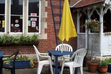 Courtenay House - B&B