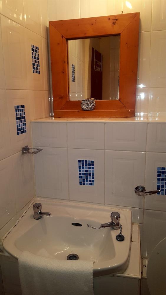 Tony Asga Apartments - Sakina Apartment