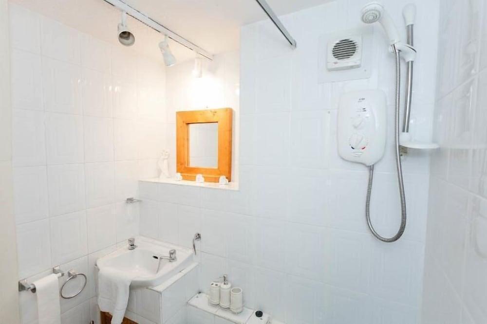 Tony Asga Apartments - Sakina Apartment