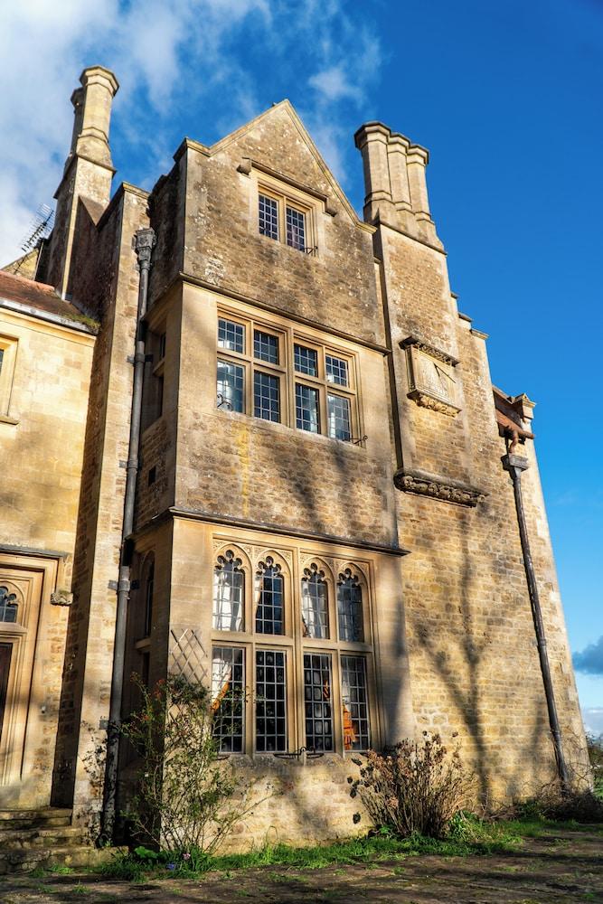 Cleeve House Bed & Breakfast