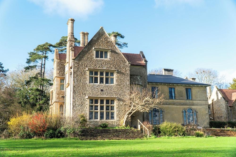 Cleeve House Bed & Breakfast