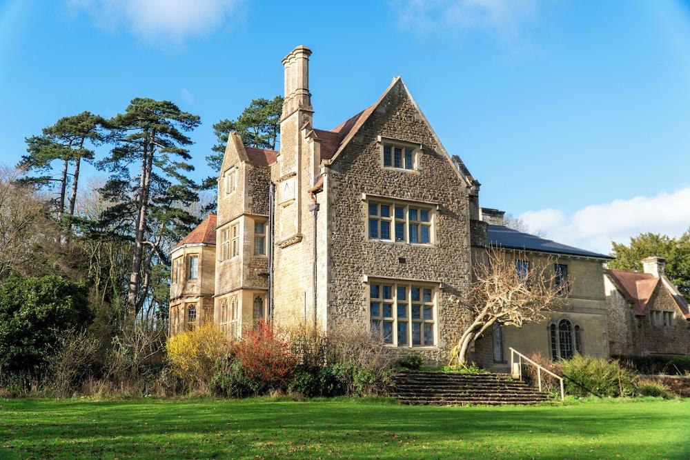 Cleeve House Bed & Breakfast