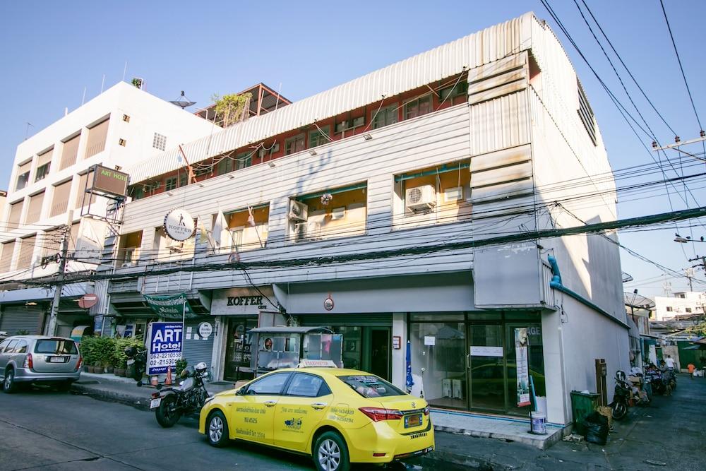 OYO 568 Art Hotel Hua Lamphong