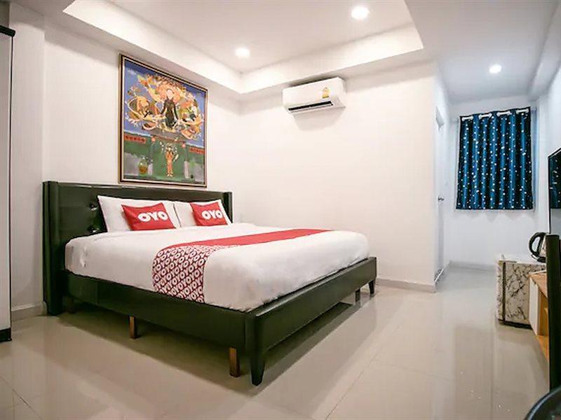 OYO 568 Art Hotel Hua Lamphong