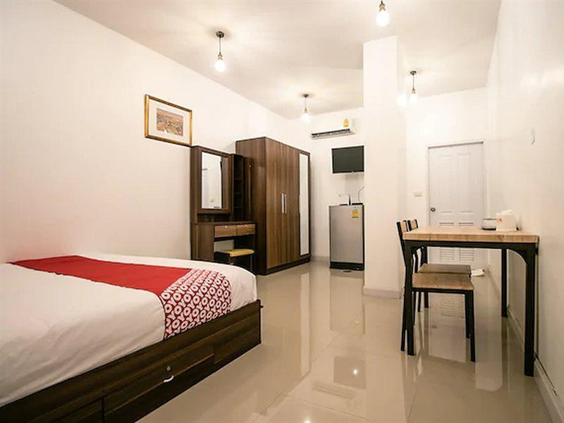 OYO 568 Art Hotel Hua Lamphong