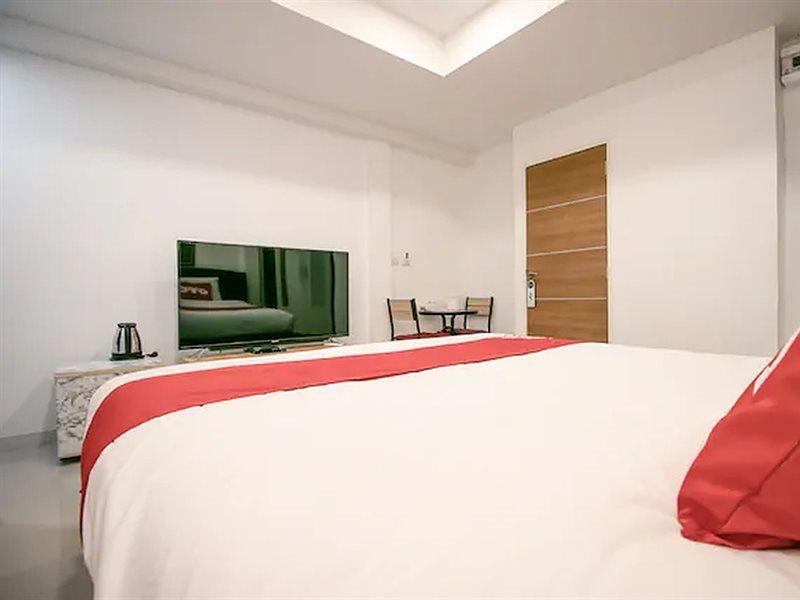 OYO 568 Art Hotel Hua Lamphong