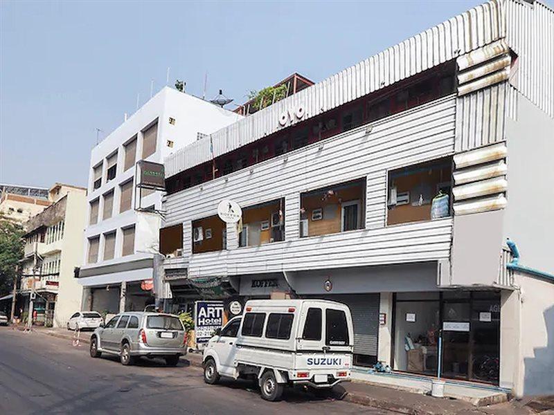 OYO 568 Art Hotel Hua Lamphong