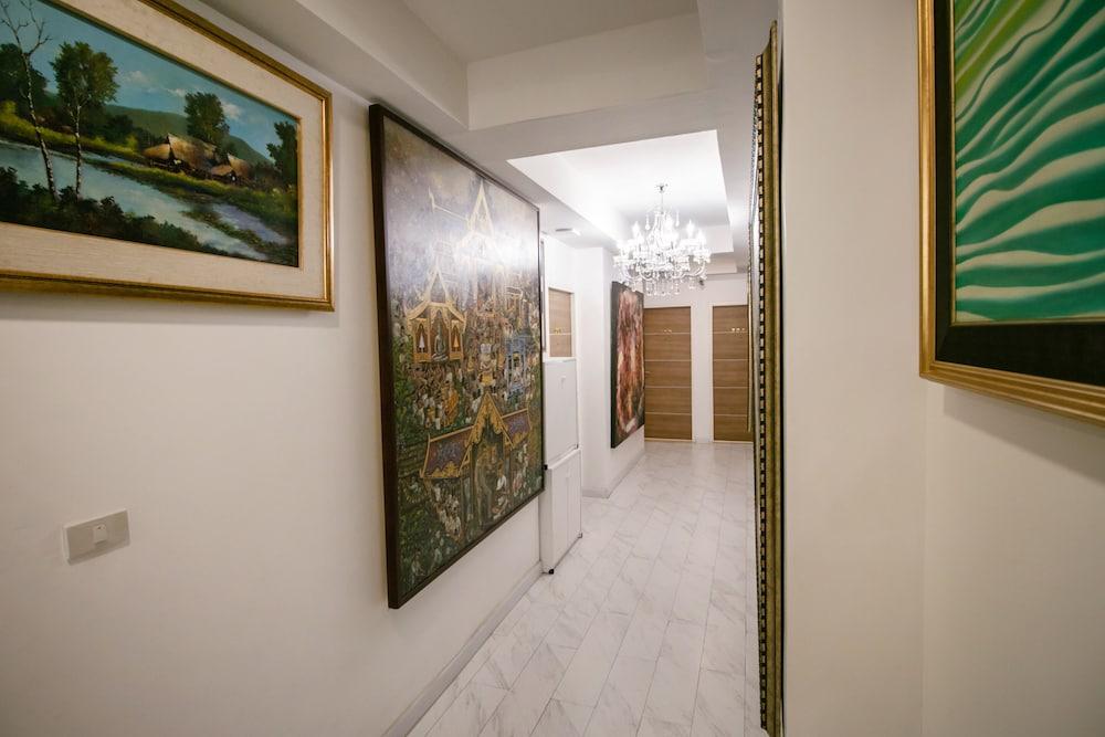 OYO 568 Art Hotel Hua Lamphong
