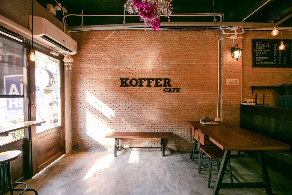 OYO 568 Art Hotel Hua Lamphong