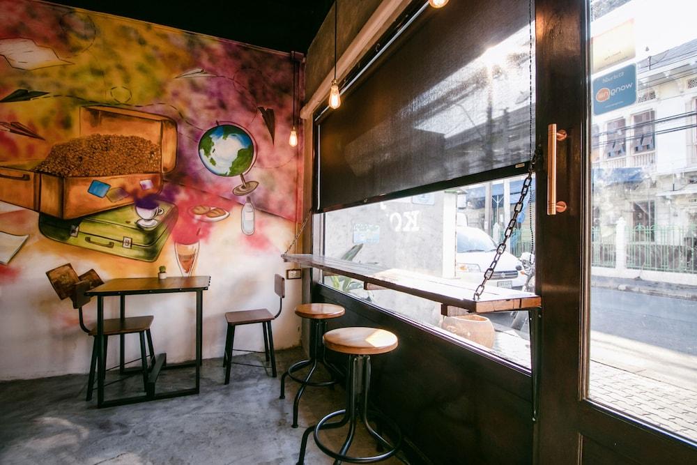 OYO 568 Art Hotel Hua Lamphong