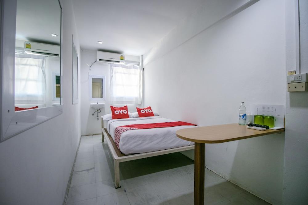 OYO 568 Art Hotel Hua Lamphong